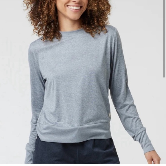 Vuori Tops - Vuori Daydream Crew
Lightweight Athleisure Yoga Work Out Casual Soft Comfort Top